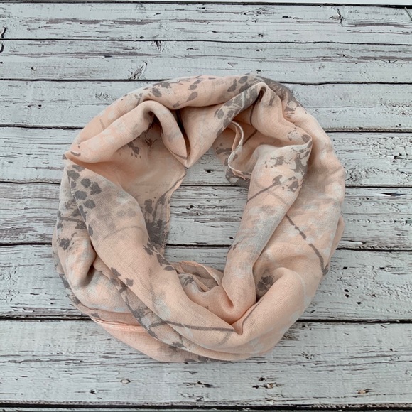 Banana Republic Factory Accessories - Banana Republic Tutu Pink Scarf Shawl